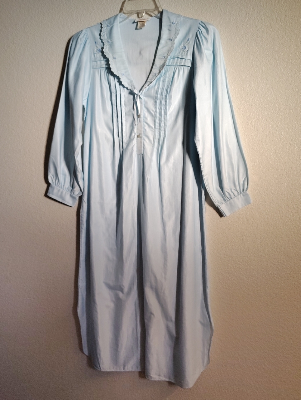 Barbizon Women's Sz S Petite Light Blue Long-Sleeve Pintuck Maxi Nightgown B13 X